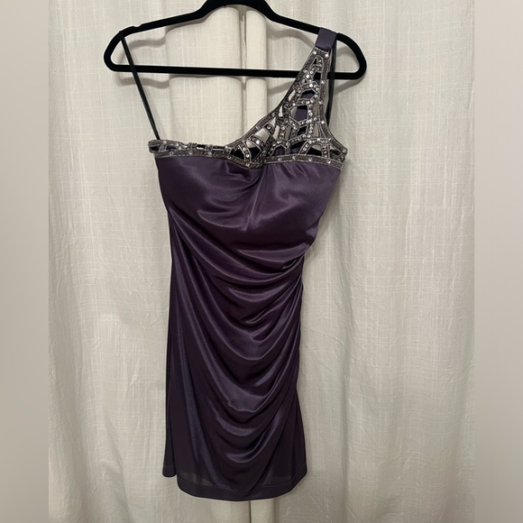 One shoulder, Grayish-purple cocktail dress with sequins and beads - Picture 3 of 6